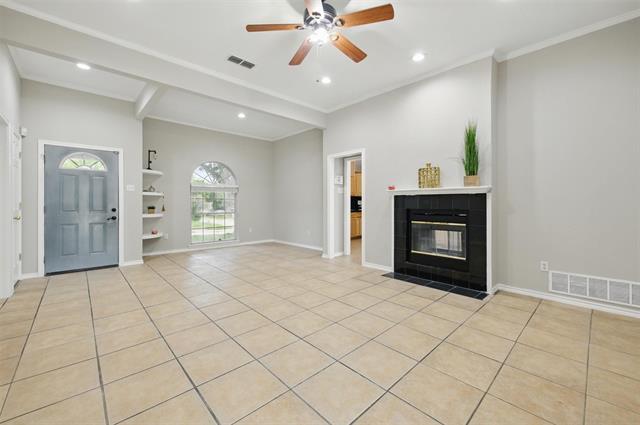 Building Photo - 560 Dandelion Dr