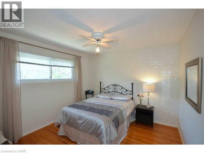 Photo du bâtiment - 245 W 33rd St