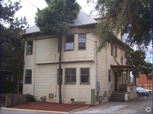 Foto del edificio - 2414 Dana St