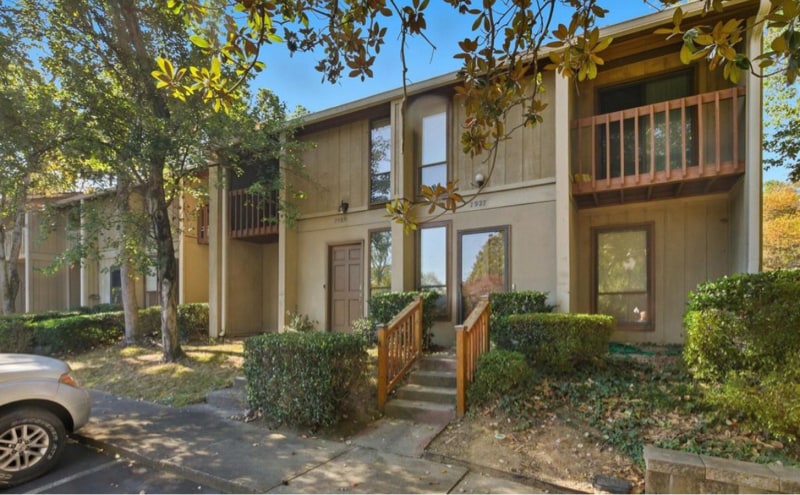 Primary Photo - 7925 Charter Oak Ln