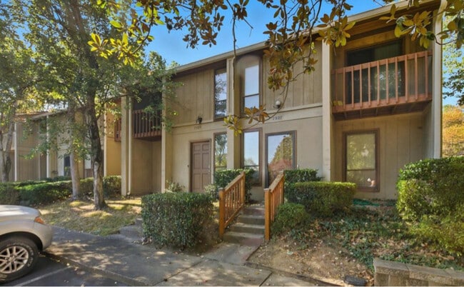 Building Photo - 7925 Charter Oak Ln