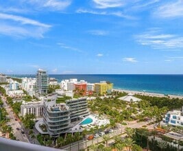 Building Photo - 300 South Pointe Dr