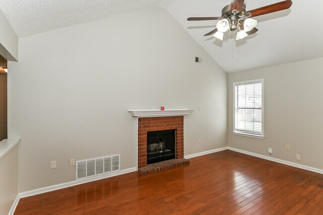 Foto del edificio - 6901 River Birch Rd
