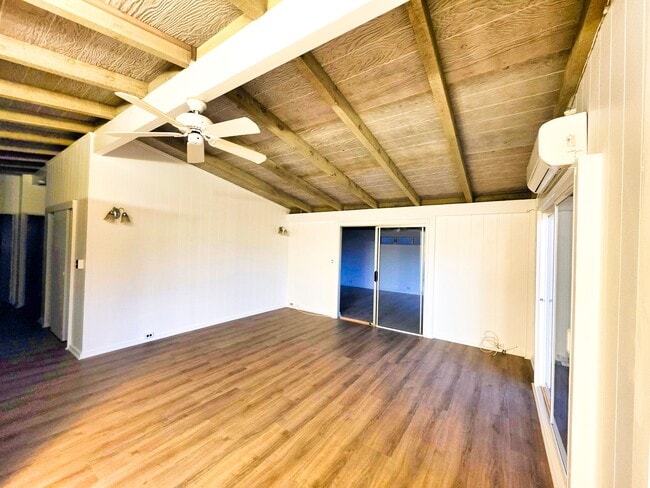 Building Photo - 7303 Mokuone St