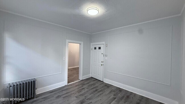 Foto del edificio - 56 Lindsley Pl