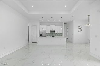 Building Photo - 1219 NE 19th Pl