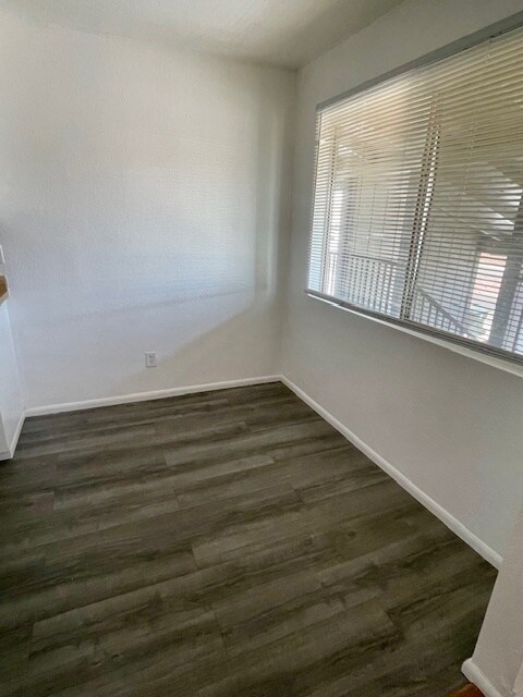 Foto del edificio - 2175 Riviera Blvd