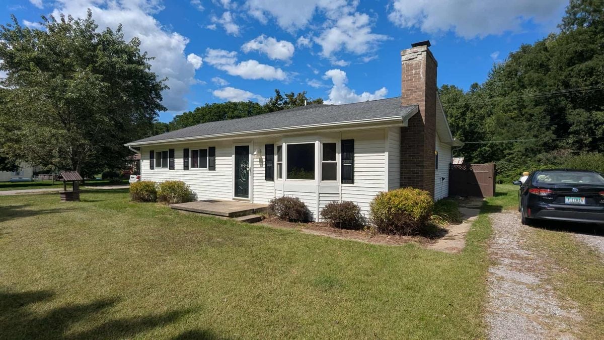 Primary Photo - 9298 Arbela Rd