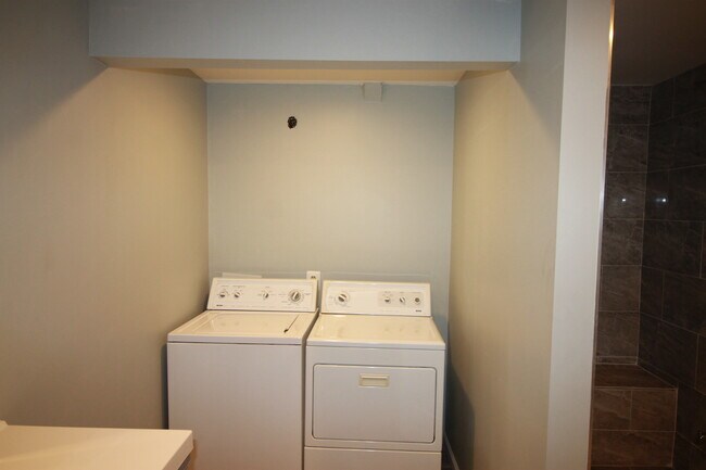 W/D in Basement - 3829 Foxfield Ln