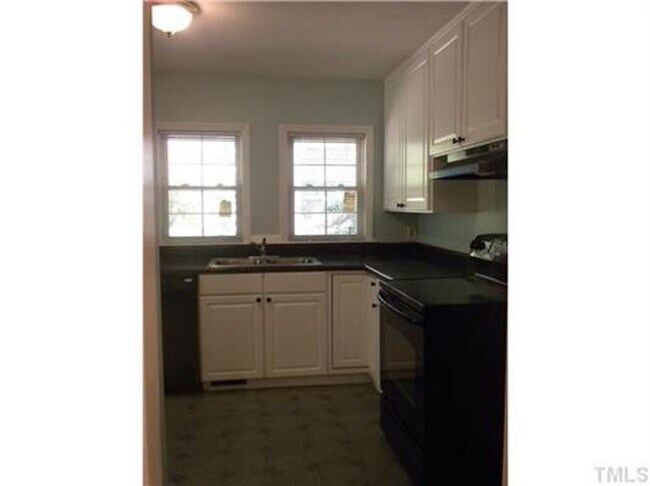 Foto del edificio - Spacious 4 Bed Close to Everything in Durham!