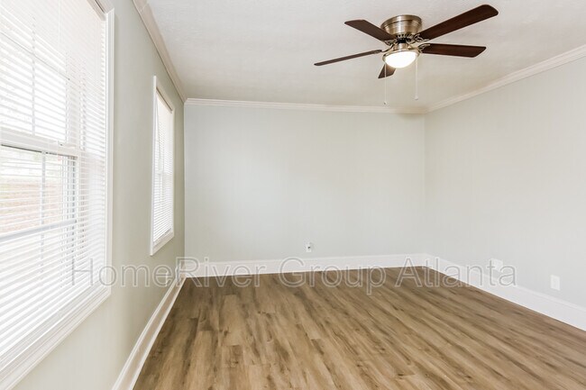 Foto del edificio - 27 Aurora Dr