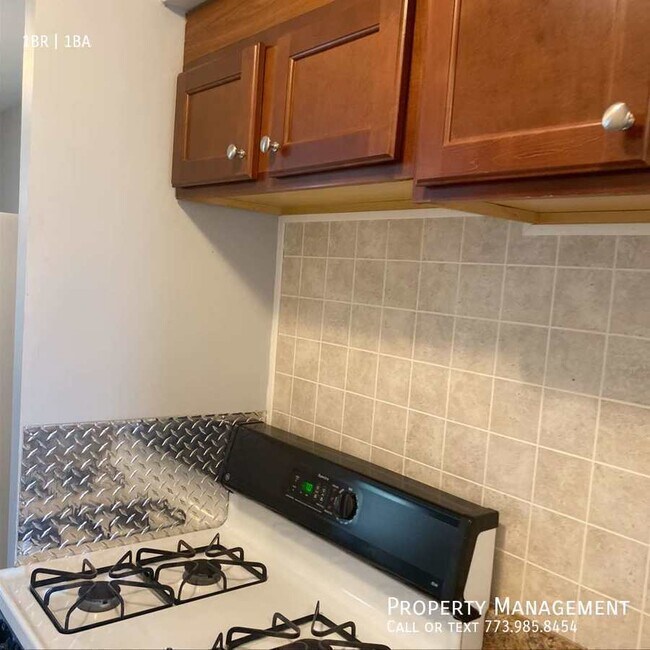 Foto del edificio - 8850 S Saginaw Ave