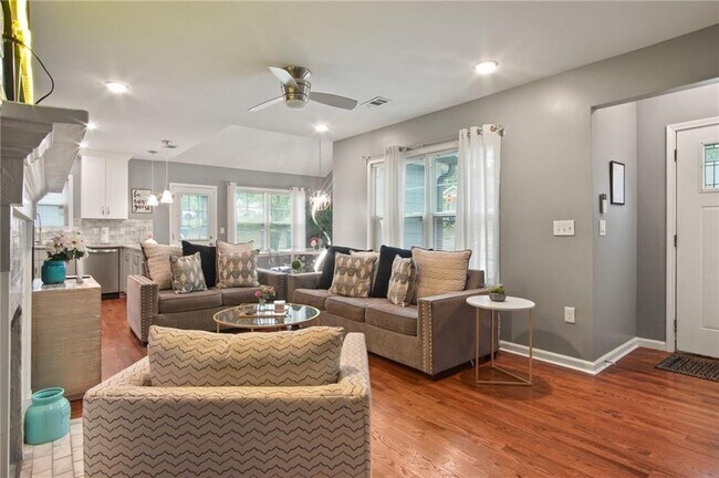 Foto del edificio - 1547 Willowbrook Dr SW