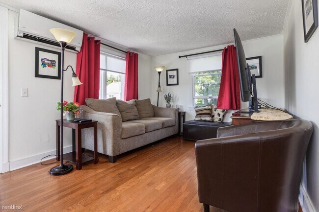 Building Photo - 1 br, 1 bath House - 7 Millbrook Rd