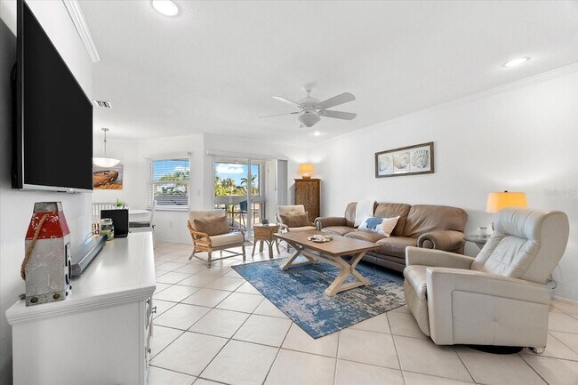 Foto del edificio - 6708 Sarasea Cir