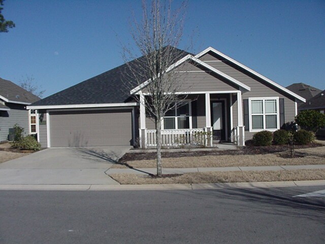 Foto principal - 3 Bedroom, 2 Bath in Longleaf!