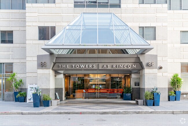 Entrada - Towers at Rincon