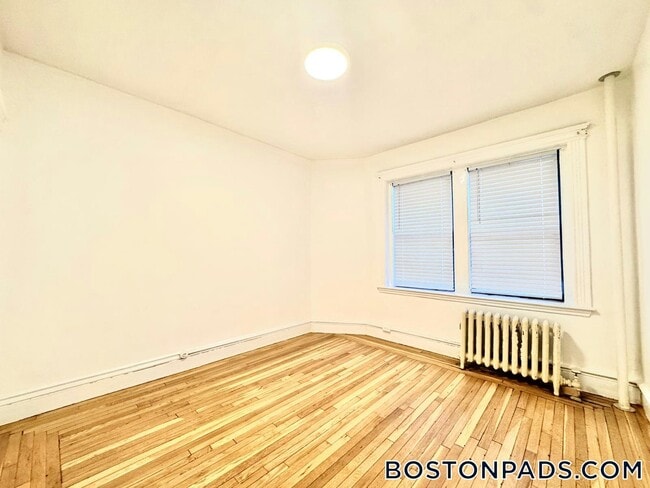 Building Photo - 52 Charlesgate W