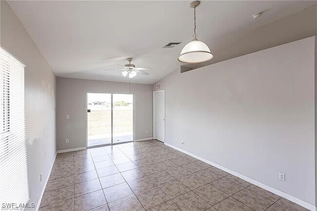 Foto del edificio - 2130 NE 8th Pl