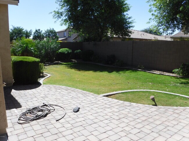Building Photo - 3391 E Yellowstone Pl