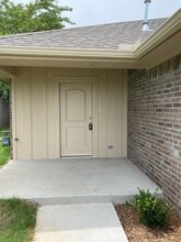 Building Photo - 1322 E Cavanaugh St