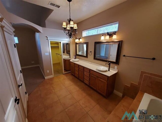 Building Photo - Beautiful 4 bedroom, 3 bath home for rent
