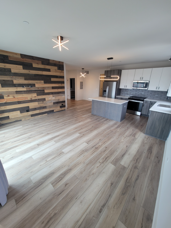 Building Photo - 302 W Liberty Dr
