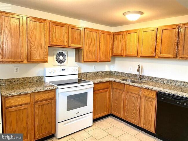 Foto del edificio - 14017 Lindendale Rd