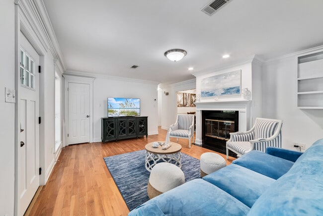 Building Photo - 2009 Wedgewood Cir