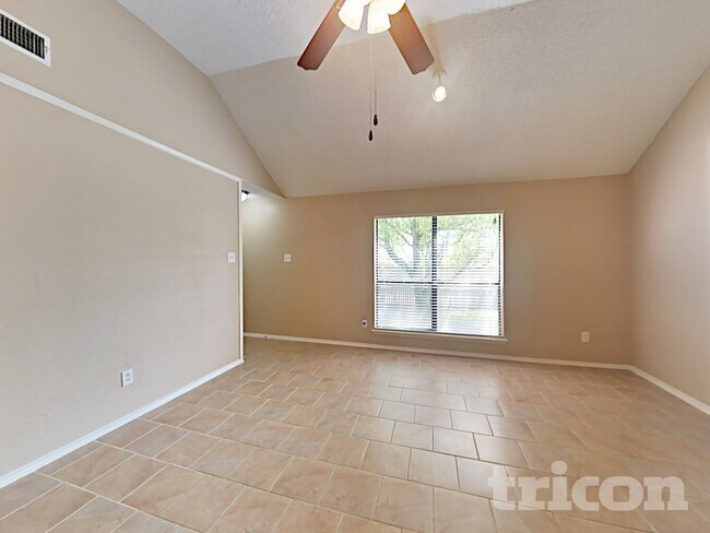 Foto del edificio - 1734 Windmill Ln