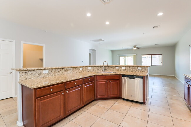 Foto del edificio - 7360 E Alderberry St