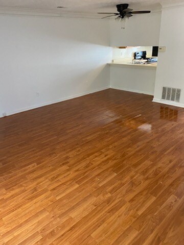 Building Photo - 3869 Meadow Creek Dr