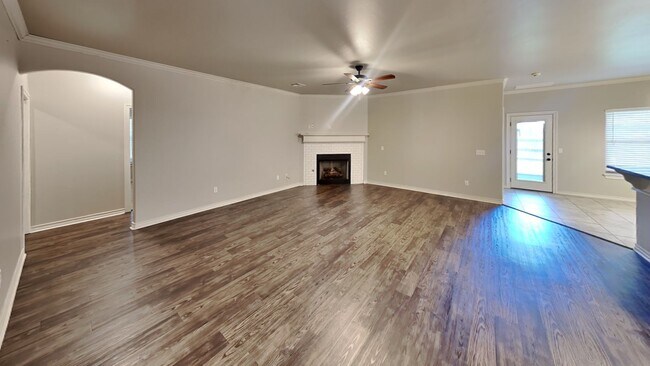 Foto del edificio - Very Nice 4 Bedroom 2 Bathroom Home in Deer Creek Schools with a Neighborhood Park/Pool