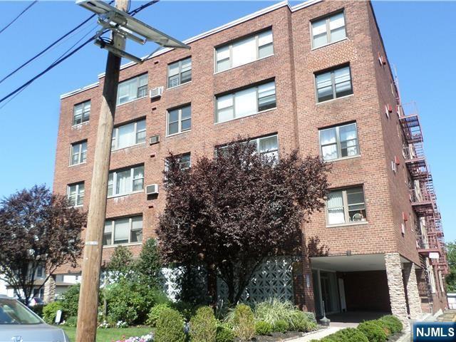 Primary Photo - 275 Hoym St