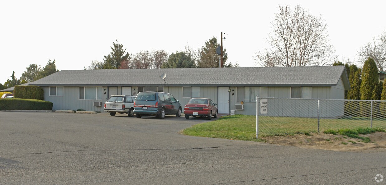 Primary Photo - 1704 S 12th Ave