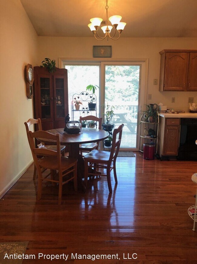 Building Photo - 4 br, 3 bath House - 10722 Pickett Court