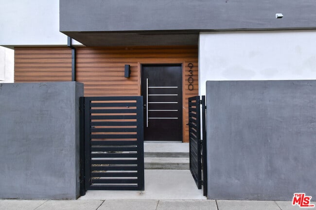 Building Photo - 9300 Lucerne Ave