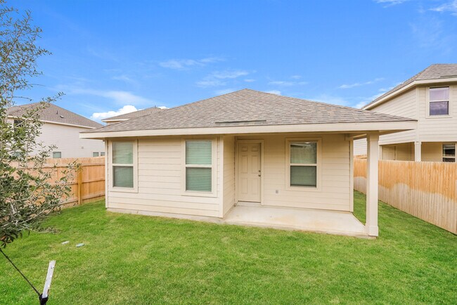 Building Photo - Somerset Trails - 9414 Dogwood Hill, San A...