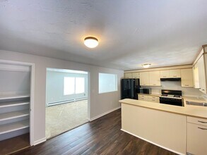 Building Photo - 13 Styles Rd