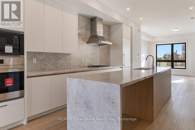 Building Photo - 138 East St