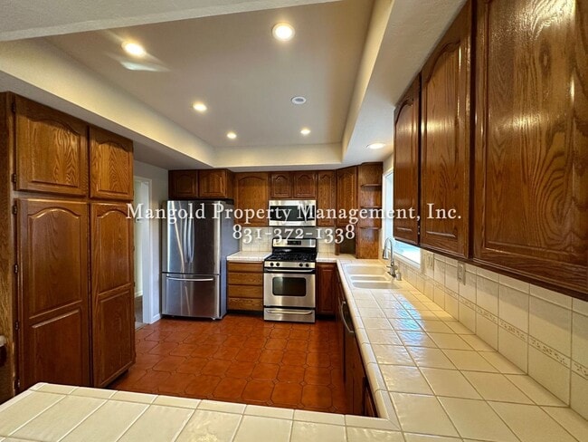 Building Photo - 1126 Sunnyhill Ct
