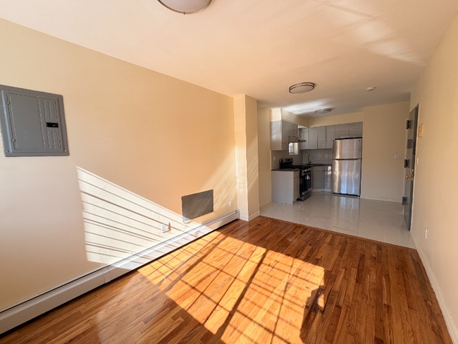 Foto del edificio - 1039 E 223rd St