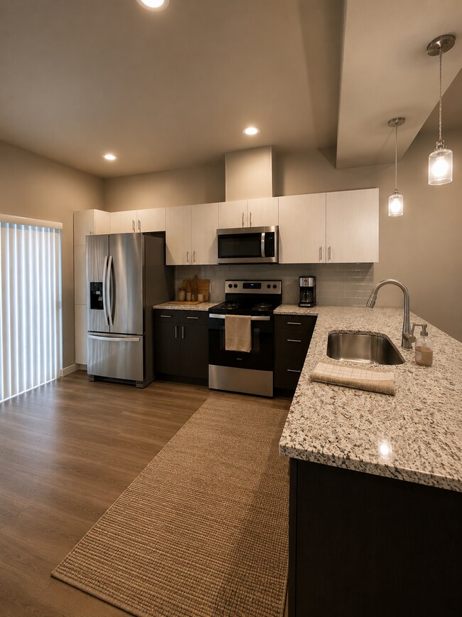 Foto del edificio - Pool Days, Pickleball Nights, and Plenty of Space!