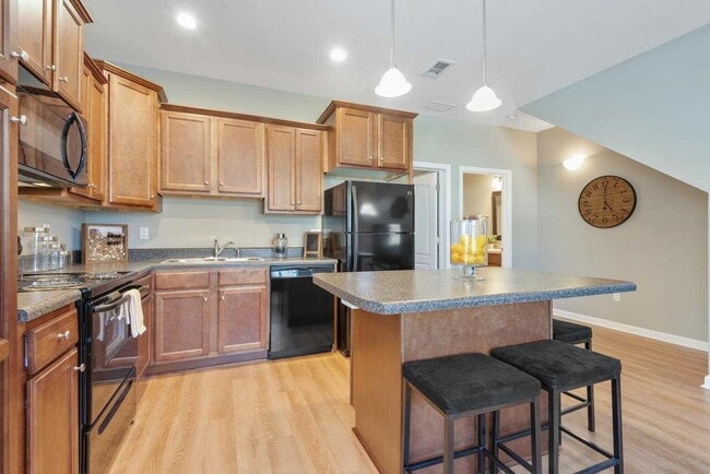 Photo - Newly constructed 3/3! Apartment