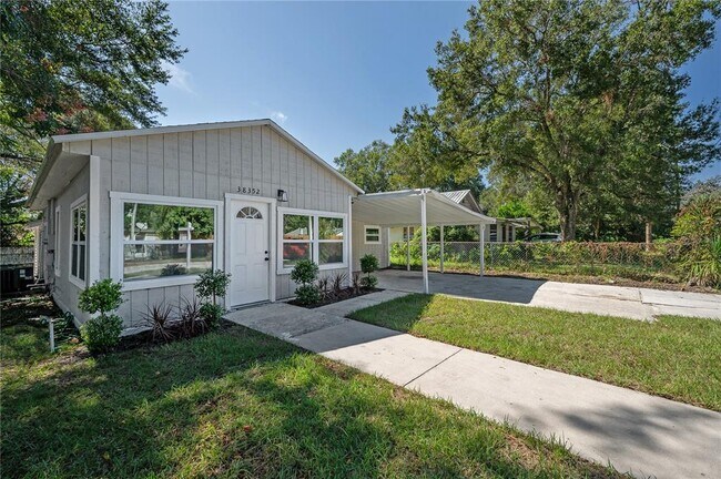 Foto del edificio - 38352 Corey St