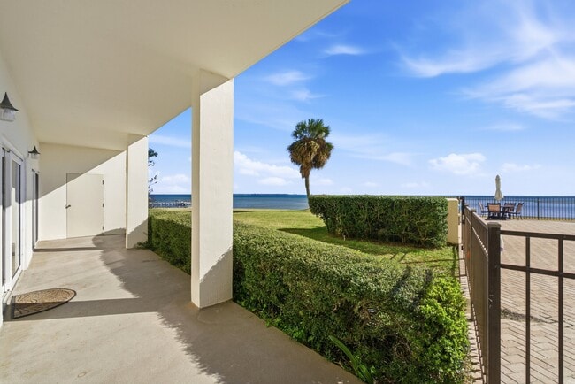 Building Photo - 615 Bayshore Dr