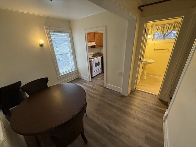 Building Photo - 65 Ford Ave