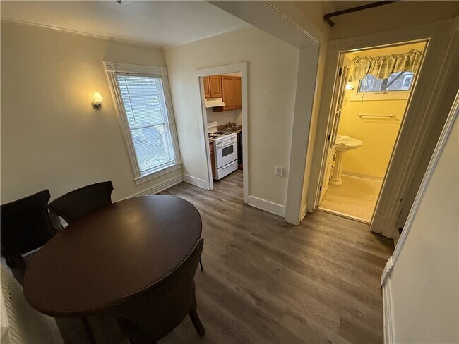 Foto del edificio - 65 Ford Ave