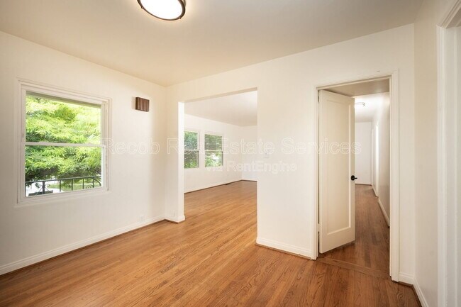 Foto del edificio - 4405 60th St