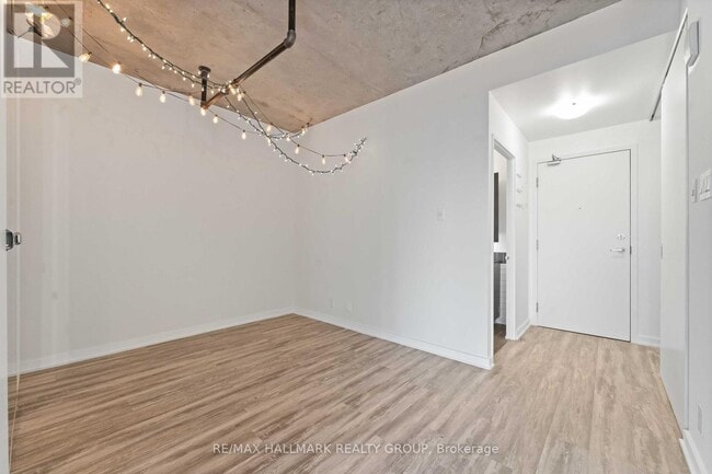 Photo du bâtiment - 324-1324 Laurier Ave W